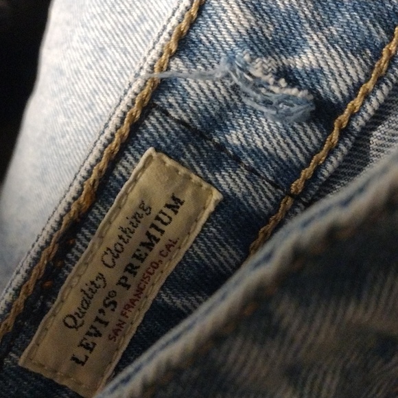 Revolve Levi Low Loose Light Blue Distressed Women's Jeans - Picture 3 of 5